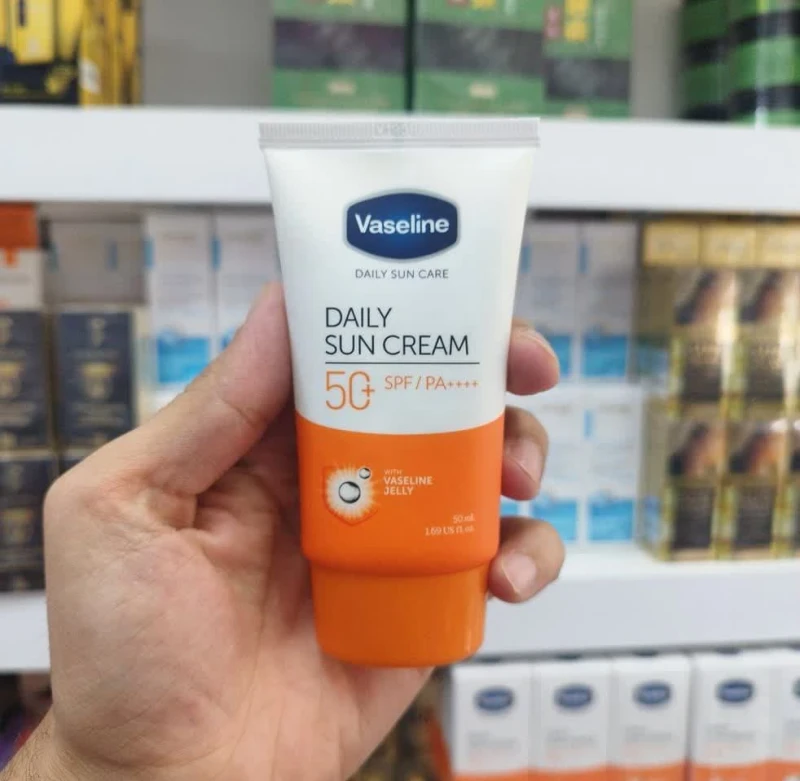 کرم ضدآفتاب وازلین SPF50