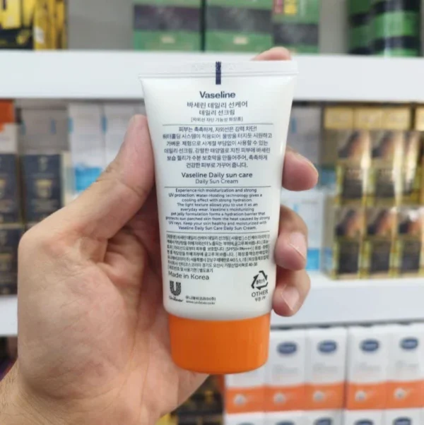کرم ضدآفتاب وازلین SPF50