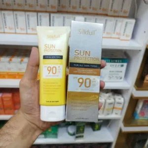 ضدآفتاب بی رنگ پوست چرب سیلکفول Spf90
