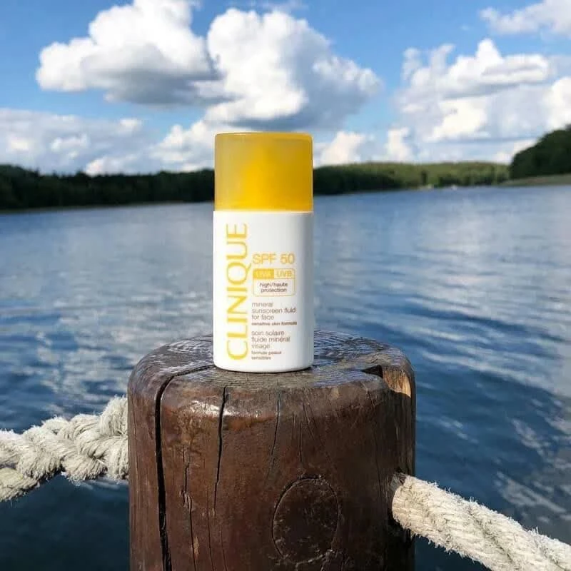 کرم ضدآفتاب بی رنگ مینراب کلینیک SPF50
