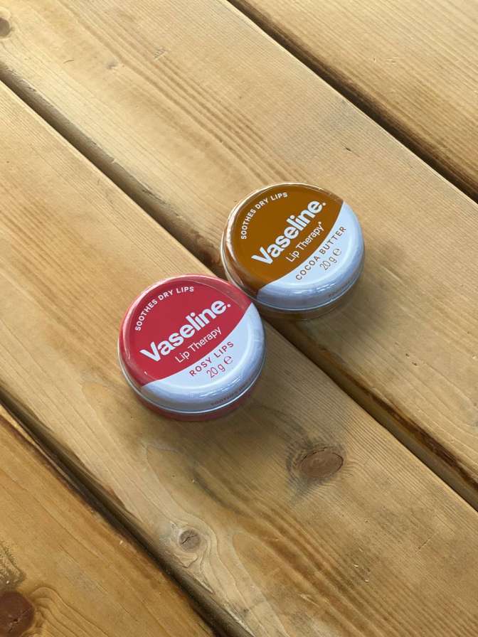 بالم لب وازلین حاوی 2عصاره بالم لب وازلین حاوی 2عصاره