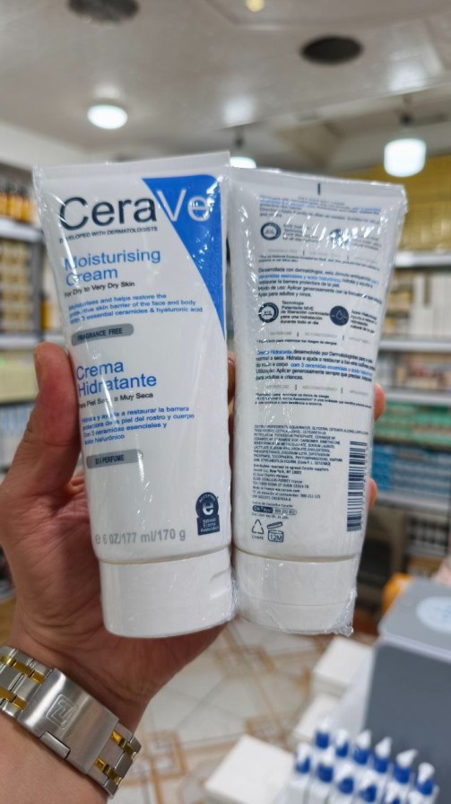 کرم مرطوب کننده و آبرسان تیوپی پوست خشک سراوی 177میل کرم مرطوب کننده و آبرسان تیوپی پوست خشک سراوی 177میل