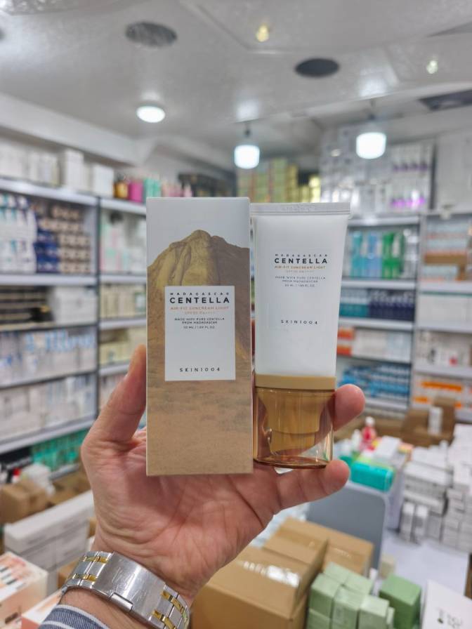 کرم ضدآفتاب سنتلا ایرفیت لایت اسکین 1004 (4) کرم ضدآفتاب سنتلا ایرفیت لایت اسکین 1004