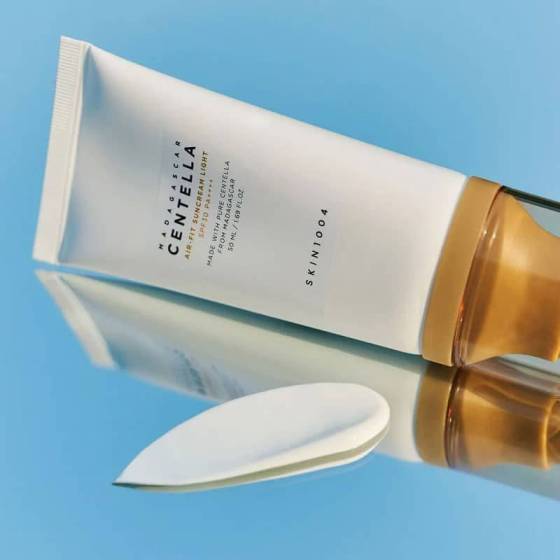 کرم ضدآفتاب سنتلا ایرفیت لایت اسکین 1004 (5) کرم ضدآفتاب سنتلا ایرفیت لایت اسکین 1004