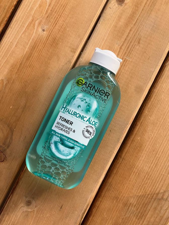 تونر هیالورونیک اسید و آلوئه ورا گارنیر 200میل (2) تونر هیالورونیک اسید و آلوئه ورا گارنیر 200میل