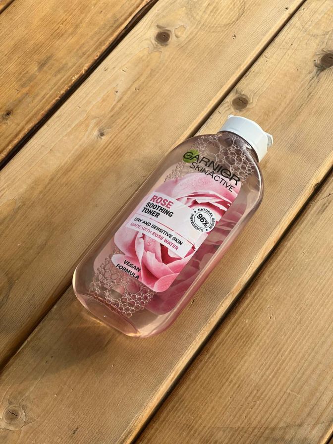 تونر گل رز پوست خشک و حساس گارنیر 200میل (4) تونر گل رز پوست خشک و حساس گارنیر 200میل